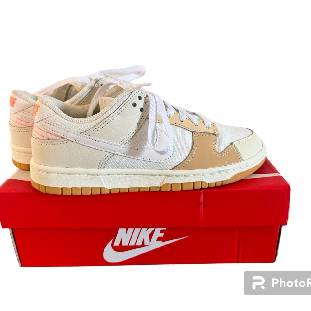 EUC Nike Dunk Low SE “If Lost Return To” Dunks - 5.5 M / 7.5 W - with Box